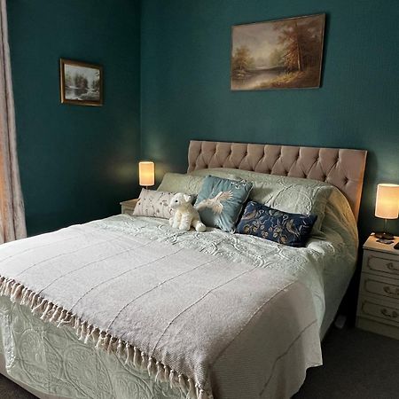 Robin'S Hollow: 2Bd Home Near Wrexham Afc Exteriör bild