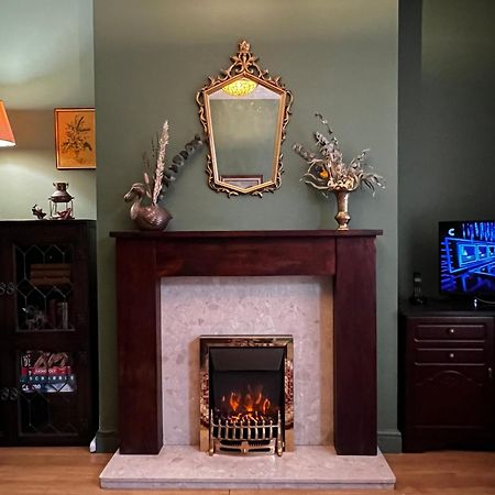 Robin'S Hollow: 2Bd Home Near Wrexham Afc Exteriör bild
