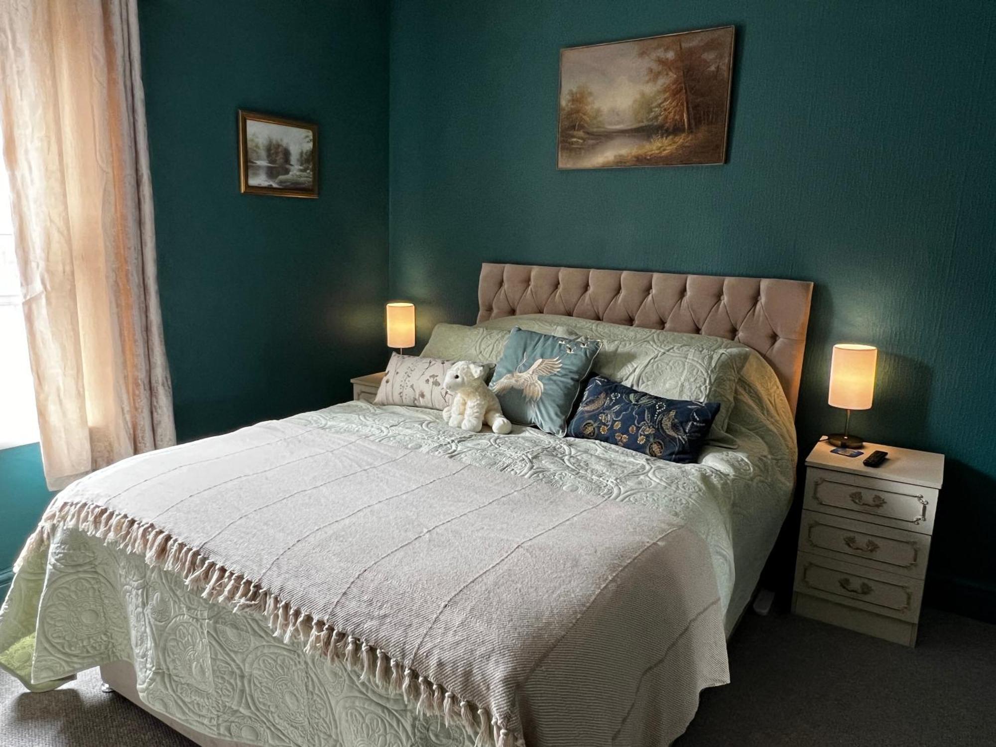 Robin'S Hollow: 2Bd Home Near Wrexham Afc Exteriör bild