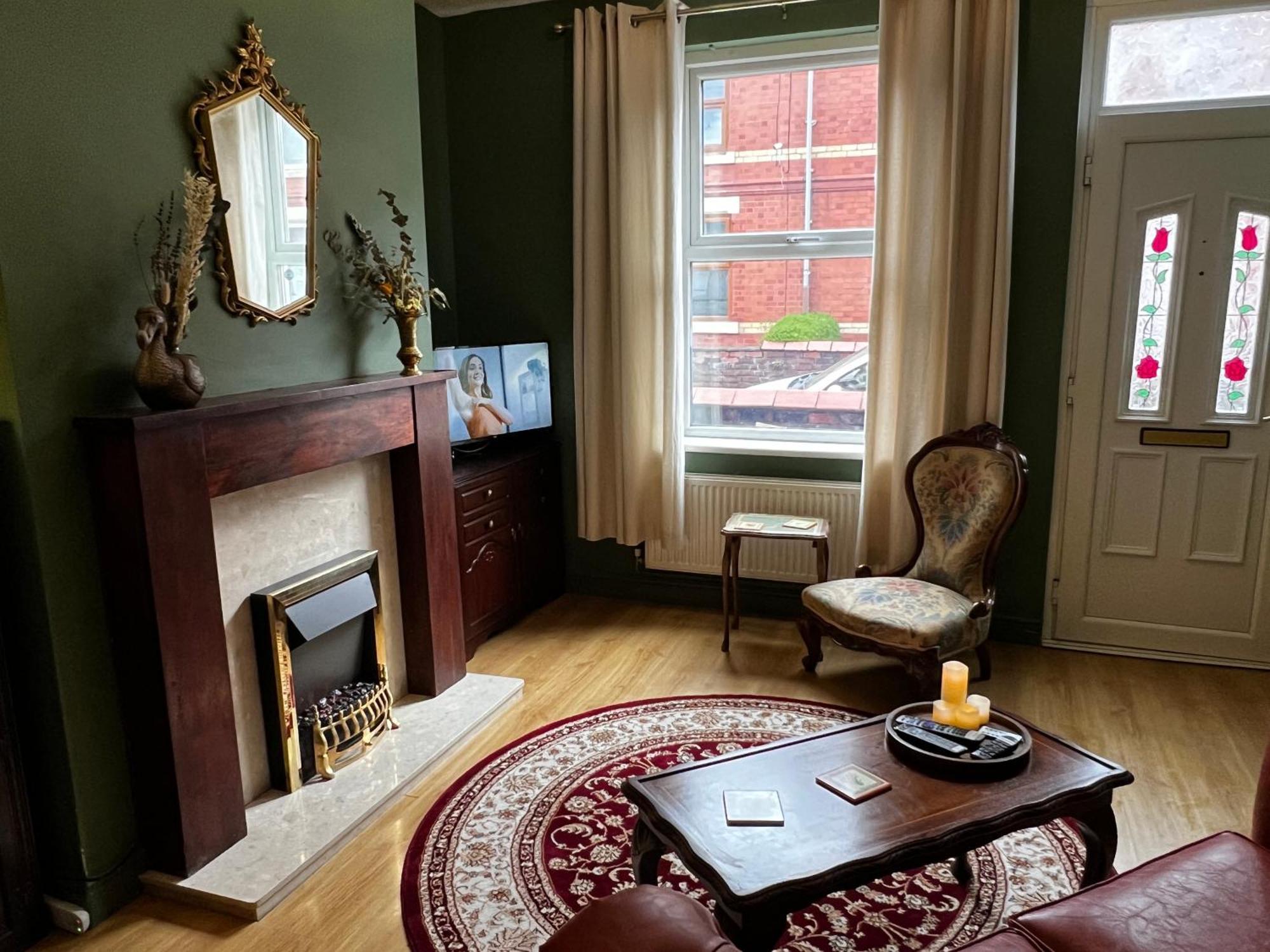 Robin'S Hollow: 2Bd Home Near Wrexham Afc Exteriör bild